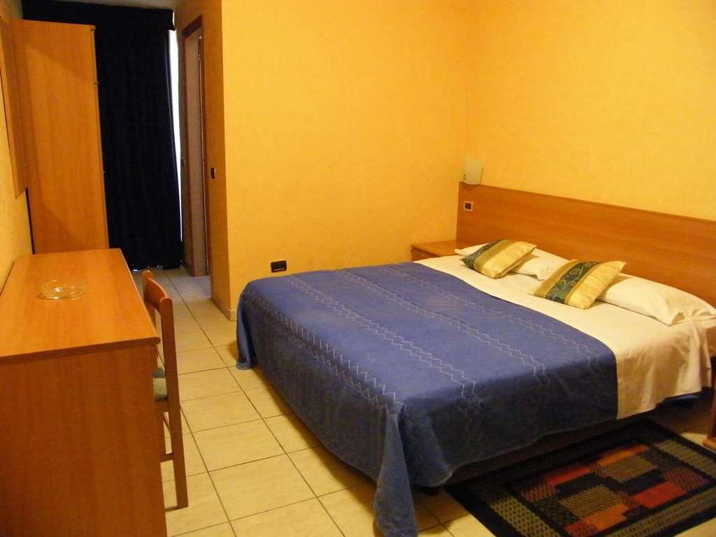 Hotel Residence Memmina Φροζινόνε Δωμάτιο φωτογραφία
