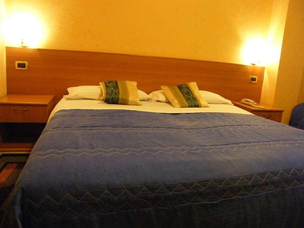Hotel Residence Memmina Φροζινόνε Δωμάτιο φωτογραφία
